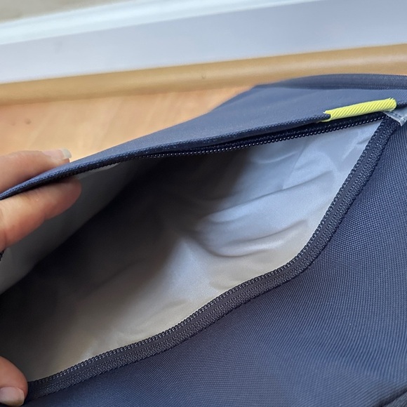 NWT tomtoc Defender-A13 Laptop Sleeve for 16 inch MacBook Pro - Picture 7 of 10